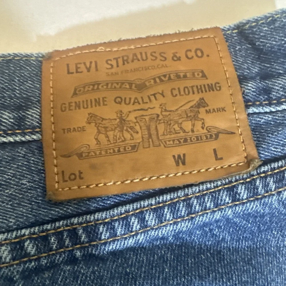 Vintage Levi's 551 With Big E Distressed W/Patches Very Worn Paint Mens 33‎ X 32
